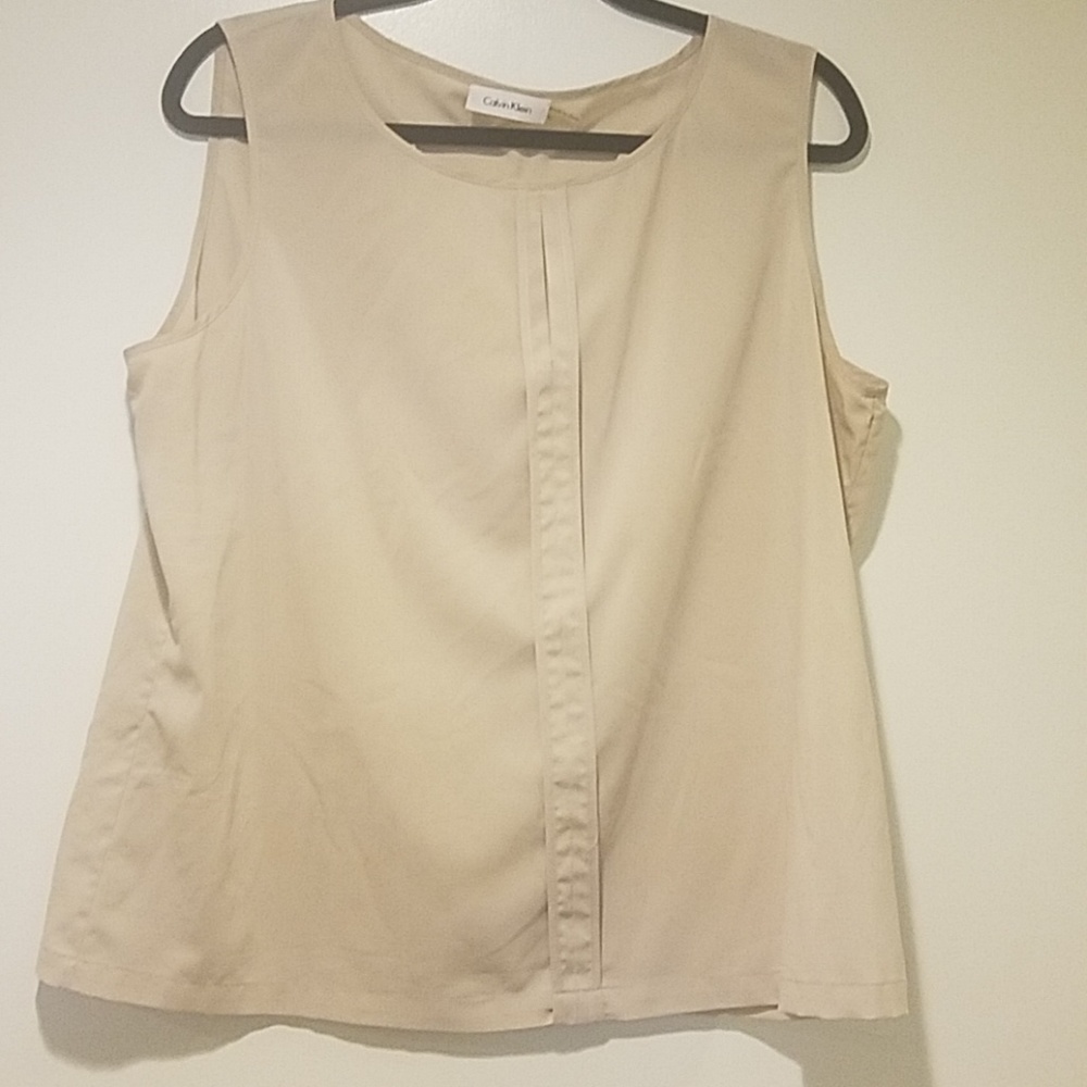 Beautiful Keyhole blouse